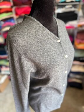 Classic Gray Button-Front Cashmere Women's Sweater, S (Roomy)